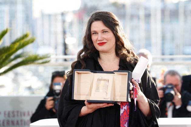 M Photocall of the winners of the 78th Cannes International Film Festival Mascha Schilinski Jury Prize for Sound of falling Photocall of the winners of the 78th Cannes International Film Festival, at the Palais des Festivals in Cannes On may 24th 2025 Jacovides Moreau Bestimage Photocall of the winners of the 78th Cannes International Film Festival, at the Palais des Festivals in Cannes, France On may 24th 2025 Cannes France  Copyright: xJACOVIDES-MOREAUx xBESTIMAGExJACOVIDES-MOREAUx xBESTIMAGEx