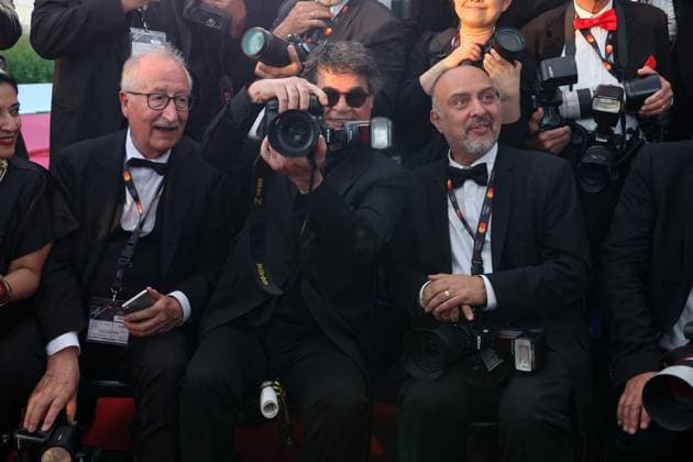 J Photocall of the winners of the 78th Cannes International Film Festival Jafar Panahi Palme dOr for Un simple accident and the photographers Photocall of the winners of the 78th Cannes International Film Festival, at the Palais des Festivals in Cannes On may 24th 2025 Jacovides Moreau Bestimage Photocall of the winners of the 78th Cannes International Film Festival, at the Palais des Festivals in Cannes, France On may 24th 2025 Cannes France  Copyright: xJACOVIDES-MOREAUx xBESTIMAGExJACOVIDES-MOREAUx xBESTIMAGEx