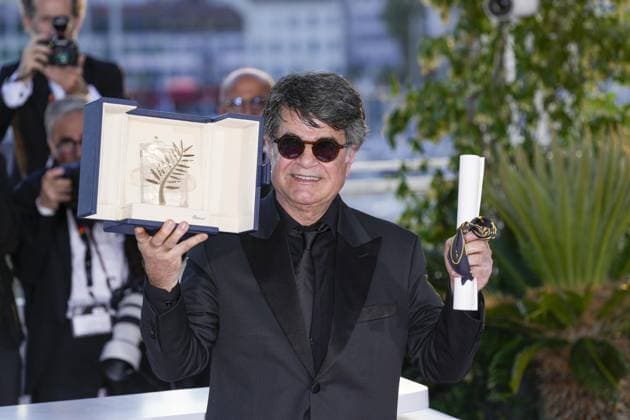 Foto IPP Daniele Cifala’ Cannes 24 05 2025 Palme D Or Winners Photocall - The 78th Annual Cannes Film Festival nella foto : Jafar Panahi poses with the Palme D Or award