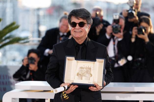 M Photocall of the winners of the 78th Cannes International Film Festival Jafar Panahi Palme dOr for Un simple accident Photocall of the winners of the 78th Cannes International Film Festival, at the Palais des Festivals in Cannes On may 24th 2025 Jacovides Moreau Bestimage Photocall of the winners of the 78th Cannes International Film Festival, at the Palais des Festivals in Cannes, France On may 24th 2025 Cannes France  Copyright: xJACOVIDES-MOREAUx xBESTIMAGExJACOVIDES-MOREAUx xBESTIMAGEx