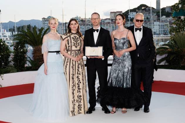 M Photocall of the winners of the 78th Cannes International Film Festival Elle Fanning, Inga Ibsdotter Lilleaas, Joachim Trier Grand prix pour Sentimental Value , Renate Reinsve, Stellan Skarsgard Photocall of the winners of the 78th Cannes International Film Festival, au Palais des Festivals à Cannes Le 24 mai 2025 Jacovides Moreau Bestimage Photocall of the winners of the 78th Cannes International Film Festival, at the Palais des Festivals in Cannes, France On may 24th 2025 Cannes France  Copyright: xJACOVIDES-MOREAUx xBESTIMAGExJACOVIDES-MOREAUx xBESTIMAGEx