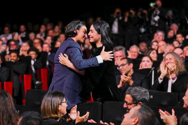 78eme Festival International du Film de Cannes Ceremonie de remise de prix 78th International Cannes Film Festival Closing ceremony and awards Hafsia Herzi congratulates her actress, Prix dinterpretation feminine 445097 2025 05 24 France Herzi, Hafsia Melliti, Nadia  Copyright: xSergexArnalx xStarfacex STAR_445097_011