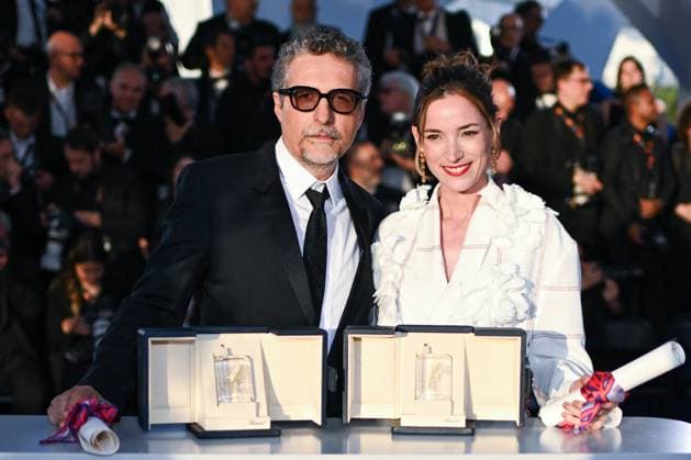 Cannes Winners Photocall AM Emilie Lesclaux and Kleber Mendonca Filho pose with FIPRESCI Award (Competition) and the Best Director Award for The Secret Agent during the Palme D Or Winners photocall in Cannes, France on May 24, 2025 as part of the 78th Cannes Film Festival. Photo by Aurore Marechal ABACAPRESS.COM Cannes France  Copyright: xMarechalxAurore ABACAx