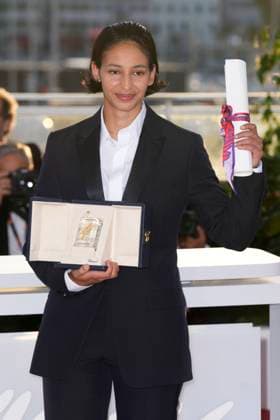 Palme D Or Winners Photocall - The 78th Annual Cannes Film Festival Nadia Melliti poses with the Best Actress Award during the 77th Annual Cannes FIlm Festival in Cannes, France, on May 24, 2025. Cannes France  Copyright: xDanielexCifalÃ x originalFilename: cifala-notitle250524_np9GH.jpg