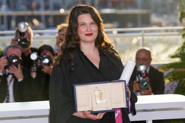 Palme D Or Winners Photocall - The 78th Annual Cannes Film Festival Mascha Schilinski poses with the Jury Prize during the 77th Annual Cannes FIlm Festival in Cannes, France, on May 24, 2025. Cannes France  Copyright: xDanielexCifalÃ x originalFilename: cifala-notitle250524_npSoK.jpg