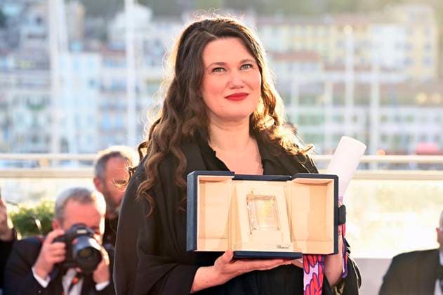 Mascha Schilinski mit dem Preis der Jury für In die Sonne schauen Sound of Falling beim Photocall mit den Preisträgern auf dem Festival de Cannes 2025 78. Internationale Filmfestspiele von Cannes am Palais des Festivals. Cannes, 24.05.2025