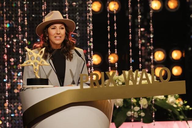 Wendy Holdener - Verleihung des 49. Prix Walo Dankesrede der gerührten Wendy Holdener für den gewonnenen Prix Walo für Wendy Holdener und ihr Bruder Kevin in der Sparte TV-Produktion. Verleihung des 49. Prix Walo für das Jahr 2024 am 24.05.2025 im SRF Studio 1 in Zürich-Leutschenbach, Zürich, Schweiz.