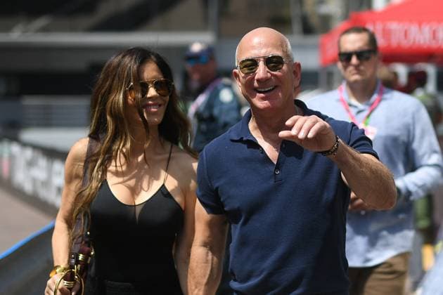Celebrities at the Tag Heuer Formula 1 F1 Grand Prix of Monaco Jeff Bezos and his fiancée Lauren Sanchez Celebrities at the Tag Heuer Formula 1 F1 Grand Prix of Monaco on May 25, 2025 Lionel Urman Bestimage F1 Grand Prix of Monaco at Circuit de Monaco on May 25, 2025 in Monte Carlo, Monaco Monaco  Copyright: xLIONELxURMANxx xBESTIMAGExLIONELxURMANxx xBESTIMAGEx