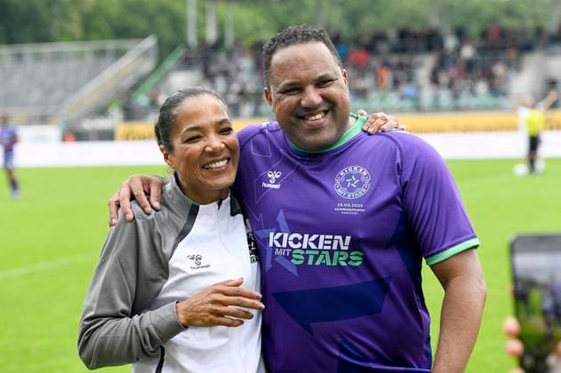 Yasmin K. und Ailton beim Benefiz-Fußballspiel Kicken mit Stars im Eilenriedestadion. Hannover, 25.05.2025