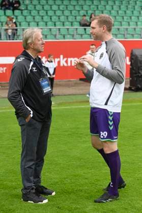 Horst Hrubesch und Per Mertesacker beim Benefiz-Fußballspiel Kicken mit Stars im Eilenriedestadion. Hannover, 25.05.2025
