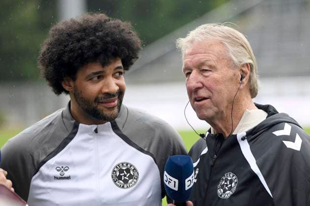 Benjamin Ernst und Horst Hrubesch beim Benefiz-Fußballspiel Kicken mit Stars im Eilenriedestadion. Hannover, 25.05.2025