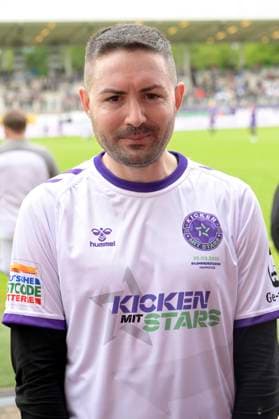 Menderes Bagci beim Benefiz-Fußballspiel Kicken mit Stars im Eilenriedestadion. Hannover, 25.05.2025