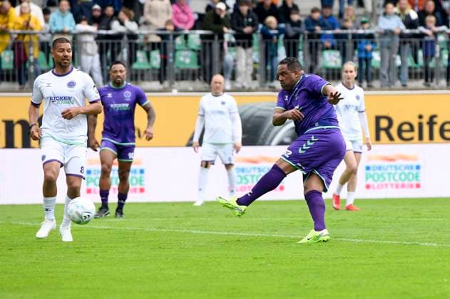 Ailton beim Benefiz-Fußballspiel Kicken mit Stars im Eilenriedestadion. Hannover, 25.05.2025