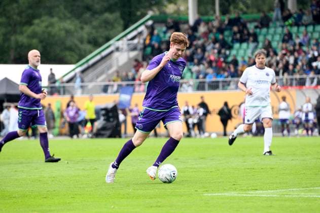 Jannik Freestyle beim Benefiz-Fußballspiel Kicken mit Stars im Eilenriedestadion. Hannover, 25.05.2025