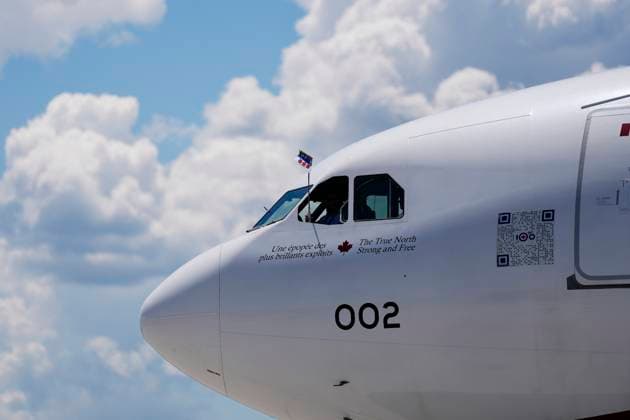 May 26, 2025, Ottawa, On, Canada: The standard of Charles III, King of Canada, flies out of the cockpit window as King Charles and Queen Camilla arrive at the Ottawa International Airport in Ottawa for a royal visit, on Monday, May 26, 2025. Ottawa Canada  - ZUMAc35_ 20250526_zaf_c35_040 Copyright: xJustinxTangx