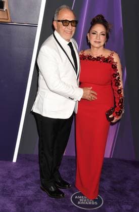 LAS VEGAS, NV - MAY 26: **EDITORIAL USE ONLY** Emilio Estefan and Gloria Estefan at the 2025 American Music Awards at Fontainebleau Las Vegas on May 26, 2025 in Las Vegas, Nevada. Copyright: xJeffreyxMayerx