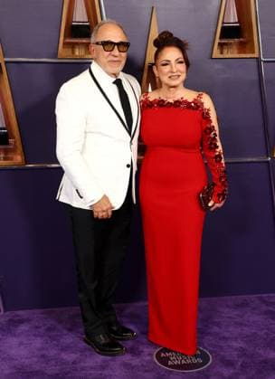 Emilio Estefan and Gloria Estefan arrive for the 51st annual American Music Awards at the Fontainebleau Las Vegas on Monday, May 26, 2025.  LAV20250525435 JAMESxATOA