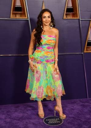 Emily Bear arrives for the 51st annual American Music Awards at the Fontainebleau Las Vegas on Monday, May 26, 2025.  LAV20250525443 JAMESxATOA