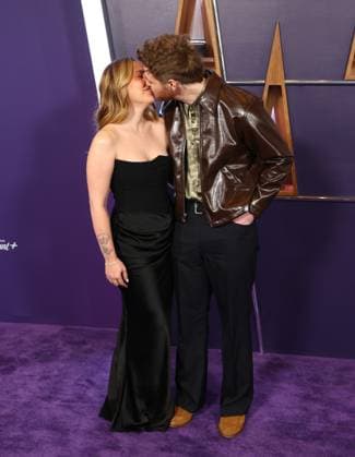 Kouvr Annon and Alex Warren arrive for the 51st annual American Music Awards at the Fontainebleau Las Vegas on Monday, May 26, 2025.  LAV20250525451 JAMESxATOA