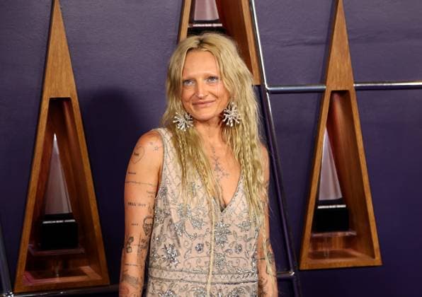 Royal & the Serpent arrives for the 51st annual American Music Awards at the Fontainebleau Las Vegas on Monday, May 26, 2025.  LAV20250525433 JAMESxATOA