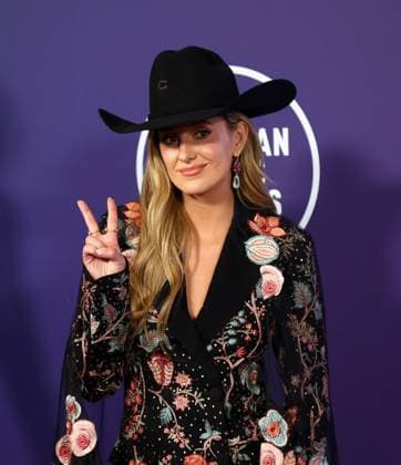 Lainey Wilson arrives for the 51st annual American Music Awards at the Fontainebleau Las Vegas on Monday, May 26, 2025.  LAV20250525470 JAMESxATOA