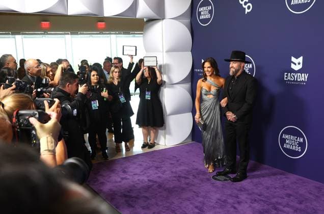 Kendra Scott and Zac Brown arrive for the 51st annual American Music Awards at the Fontainebleau Las Vegas on Monday, May 26, 2025.  LAV20250525499 JAMESxATOA