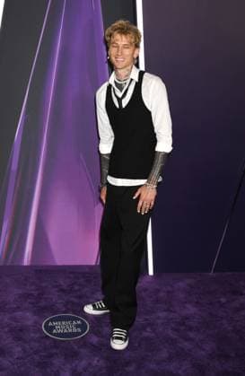 LAS VEGAS, NV - MAY 26: **EDITORIAL USE ONLY** MGK at the 2025 American Music Awards at Fontainebleau Las Vegas on May 26, 2025 in Las Vegas, Nevada. Copyright: xJeffreyxMayerx