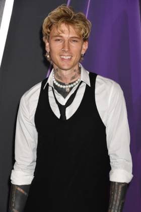 LAS VEGAS, NV - MAY 26: **EDITORIAL USE ONLY** MGK at the 2025 American Music Awards at Fontainebleau Las Vegas on May 26, 2025 in Las Vegas, Nevada. Copyright: xJeffreyxMayerx
