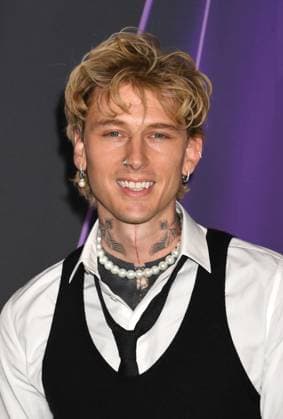 LAS VEGAS, NV - MAY 26: **EDITORIAL USE ONLY** MGK at the 2025 American Music Awards at Fontainebleau Las Vegas on May 26, 2025 in Las Vegas, Nevada. Copyright: xJeffreyxMayerx