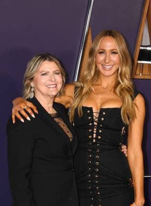 LAS VEGAS, NV - MAY 26: **EDITORIAL USE ONLY** Julie Glaser and Nikki Glaser at the 2025 American Music Awards at Fontainebleau Las Vegas on May 26, 2025 in Las Vegas, Nevada. Copyright: xJeffreyxMayerx