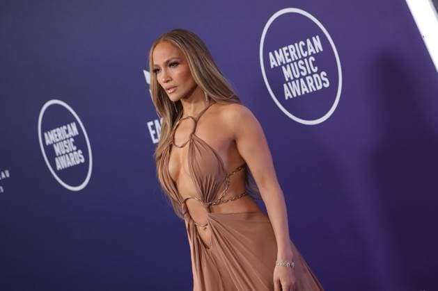 2025 American Music Awards - Winners Walk Host Jennifer Lopez attends the 2025 American Music Awards at Fontainebleau Las Vegas on May 26, 2025 in Las Vegas, Nevada. Las Vegas Fontainbleau Las Vegas NV USA Copyright: xCraSHx