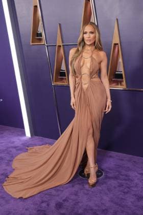 2025 American Music Awards - Winners Walk Host Jennifer Lopez attends the 2025 American Music Awards at Fontainebleau Las Vegas on May 26, 2025 in Las Vegas, Nevada. Las Vegas Fontainbleau Las Vegas NV USA Copyright: xCraSHx