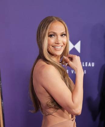2025 American Music Awards - Winners Walk Host Jennifer Lopez attends the 2025 American Music Awards at Fontainebleau Las Vegas on May 26, 2025 in Las Vegas, Nevada. Las Vegas Fontainbleau Las Vegas NV USA Copyright: xCraSHx
