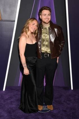 LAS VEGAS, NV - MAY 26: **EDITORIAL USE ONLY** Alex Warren at the 2025 American Music Awards at Fontainebleau Las Vegas on May 26, 2025 in Las Vegas, Nevada. Copyright: xJeffreyxMayerx