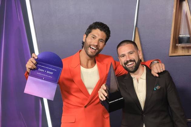 May 26, 2025, Las Vegas, California, USA: LAS VEGAS, NEVADA - MAY 26: Dan + Shay at the 2025 American Music Awards at Fontainebleau Las Vegas Las Vegas USA - ZUMAg107 20250526_zep_g107_001 Copyright: xNinaxPrommerx
