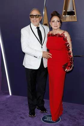 May 26, 2025, Las Vegas, California, USA: LAS VEGAS, NEVADA - MAY 26: Emilio Estefan, Gloria Estefan at the 2025 American Music Awards at Fontainebleau Las Vegas Las Vegas USA - ZUMAg107 20250526_zep_g107_049 Copyright: xNinaxPrommerx