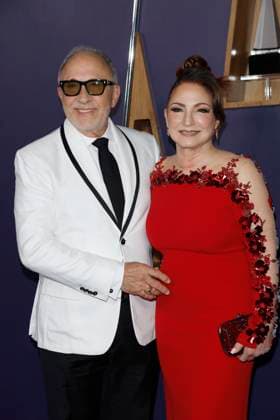 May 26, 2025, Las Vegas, California, USA: LAS VEGAS, NEVADA - MAY 26: Emilio Estefan, Gloria Estefan at the 2025 American Music Awards at Fontainebleau Las Vegas Las Vegas USA - ZUMAg107 20250526_zep_g107_050 Copyright: xNinaxPrommerx