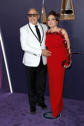 USA - 2025 American Music Awards - Las Vegas LAS VEGAS - MAY 26: Emilio Estefan, Gloria Estefan at the 2025 American Music Awards at the Fontainebleau Las Vegas on May 26, 2025 in Las Vegas, CA Las Vegas CA USA  Copyright: xHPAx xHutchinsxPhotox