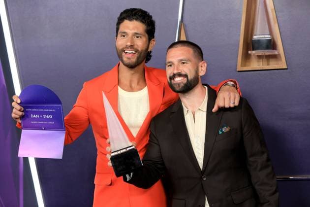 USA - 2025 American Music Awards - Las Vegas LAS VEGAS - MAY 26: Dan + Shay at the 2025 American Music Awards at the Fontainebleau Las Vegas on May 26, 2025 in Las Vegas, CA Las Vegas CA USA  Copyright: xHPAx xHutchinsxPhotox