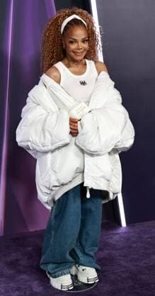 2025 American Music Awards Winner s Walk at Fontainebleau Las Vegas Featuring: Janet Jackson Where: Las Vegas, Nevada, United States When: 27 May 2025 Credit: Judy Eddy Cover Images EDITORIAL USE ONLY. NOT FOR USE BY NEWSPAPERS BASED IN THE UK. Copyright: xJudyxEddyx coverimg54800767