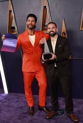 2025 American Music Awards Winner s Walk at Fontainebleau Las Vegas Featuring: Dan+Shay Where: Las Vegas, Nevada, United States When: 27 May 2025 Credit: Judy Eddy Cover Images EDITORIAL USE ONLY. NOT FOR USE BY NEWSPAPERS BASED IN THE UK. Copyright: xJudyxEddyx coverimg54800770