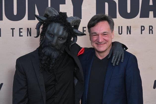 Entertainment Themen der Woche KW22 Bilder des Jahres 2025, Entertainment 05 Mai Entertainment Bilder des Tages Milan, Party for the TV show Money road Milan, Party for the TV show Money road , Sky - Fabio Caressa with the Devil tempter Milan Italy  Copyright: xIPA ABACAx
