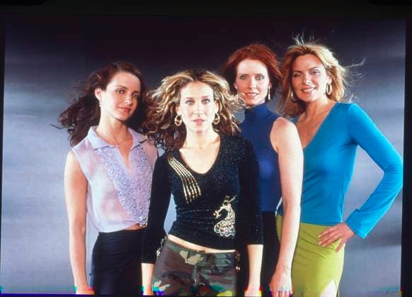 Archivbilder der Woche KW22 RELEASE DATE: 1998 TITLE: Sex and the City STUDIO: PLOT: The show follows the lives of four female friends living in New York City: the streetwise newspaper columnist Carrie Bradshaw (played by Sarah Jessica Parker), the sexually liberated public relations professional Samantha Jones (played by Kim Cattrall), the more conservative art dealer Charlotte York (played by Kristin Davis) and the cynical lawyer Miranda Hobbes (played by Cynthia Nixon). The stories address sex and relationships, friendship and femininity. STARRING: Kristin Davis.Sara Jessica Parker, Cynthia Nixon, and Kim Cantrall New York USA  - ZUMAg86_ 19980606_shc_g86_621 Copyright: xHBOCinemaxx