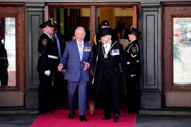 May 27, 2025, Ottawa, On, CAN: King Charles walks with Usher of the Black Rod Greg Peters, after the throne speech in the Senate, in Ottawa during a royal visit, on Tuesday, May 27, 2025. Ottawa CAN  - ZUMAc35_ 20250527_zaf_c35_221 Copyright: xJustinxTangx