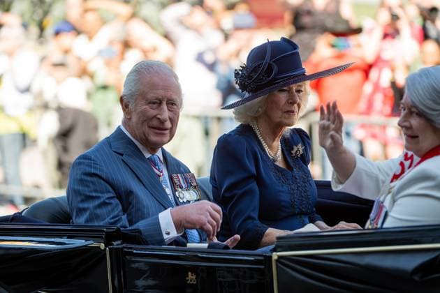 May 27, 2025, Ottawa, On, Canada: King Charles, Queen Camilla and Gov. Gen. Mary Simon travel in CanadaöÄÃ s State Landau towards the Senate of Canada building in Ottawa on Tuesday, May 27, 2025. Ottawa Canada  - ZUMAc35_ 20250527_zaf_c35_265 Copyright: xSpencerxColbyx