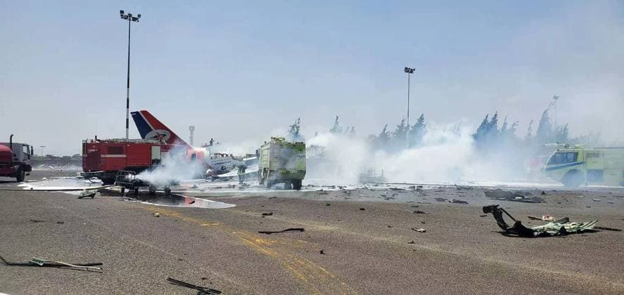 News Themen der Woche KW22 Bilder des Jahres 2025, News 05 Mai News Bilder des Tages Nahostkonflikt, Jemen, Eindrucke nach israelischem Luftangriff auf Flughafen in Sanaa (250528) -- SANAA, May 28, 2025 -- This photo taken on May 28, 2025 shows a damaged plane at after Israeli airstrikes in Sanaa, Yemen. Israeli warplanes on Wednesday struck Sanaa s main airport in Yemen and several aircraft belonging to the Houthi forces, Israel s military said in a statement. Khaled al-Shaief, Houthi general director of , confirmed that a fourth plane of Yemen s national Yemenia Airline company was destroyed by the Israeli airstrikes Wednesday morning. The ... (Israeli) enemy targeted the last Yemenia Airlines plane operating at and destroyed it, al-Shaief wrote on social platform X. ( Handout via Xinhua) YEMEN-SANAA-ISRAELI AIRSTRIKE-AIRPORT-PLANE-DESTRUCTION SanaaxInternationalxAirport 