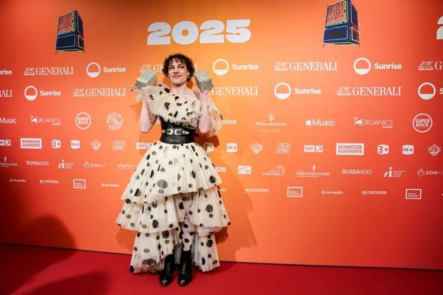 Zurich, Switzerland, May 28th 2025: Musician Nemo poses with two trophies after winning during the Swiss Music Awards 2025 at Hallenstadion in Zurich, Switzerland. (Daniela Porcelli SPP) Copyright: xDanielaxPorcellix xSPPx spp-en-DaPoSp-20250528-DP106298