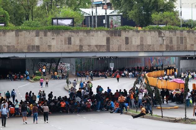 National Coordination of Education Workers Demonstration Teachers belonging to the National Coordination of Education Workers (CNTE) blocking circuito interior Avenue awaiting a resolution to the dialogue they are holding at the Ministry of the Interior. on May 28, 2025 in Mexico City, Mexico. Mexico City CDMX Mexico Copyright: xCarlosxSantiagox
