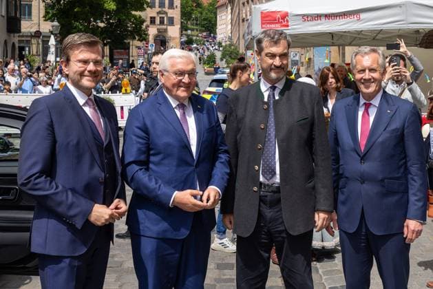 News Themen der Woche KW22 News Bilder des Tages Empfang zum Deutschen Chorfest 2025 im Alten Rathaus Nürnberg, Nürnberg, 29.05.2025 Oberbürgermeister der Stadt Nürnberg Marcus König, Bundespräsident Franz-Walther Steinmeier, Bayerischer Ministerpräsident Dr. Markus Söder. Bundespräsident a.D. Christian Wulff, Präsident des Deutschen Chorverbands. Nürnberg Bayern Deutschland *** Reception for the German Choir Festival 2025 in the Old Town Hall Nuremberg, Nuremberg, 29 05 2025 Lord Mayor of the City of Nuremberg Marcus König, Federal President Franz Walther Steinmeier, Bavarian Prime Minister Dr Markus Söder Former Federal President Christian Wulff, President of the German Choir Association Nuremberg Bavaria Germany 20250529-286A5083-M4000