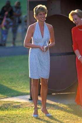 At the Serpentine Gallery HRH PRINCESS DIANA, THE PRINCESS OF WALES At the Serpentine Gallery, London, England, 28th June 1995. royal Lady Di full length summer party pale blue beaded halterneck dress CAP HT Hugh Thompson London Great Britain Copyright: xHughxThompson CapitalxPicturesx